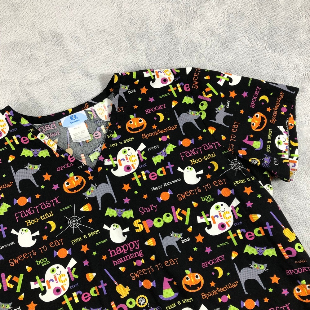 SB Scrubs Halloween Top Women's XL Black V Neck Spooky Ghost Cat Pumpkin Medical